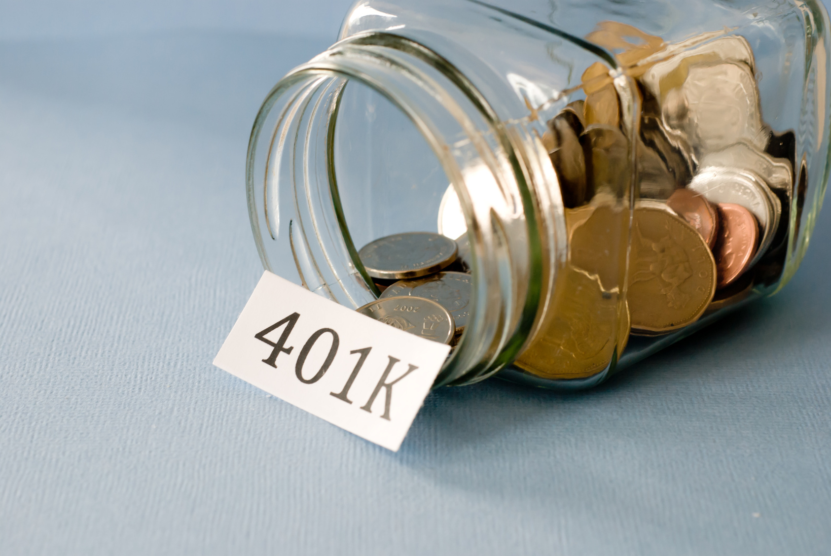How to Save Money by Choosing between a Roth 401k and a Traditional 401k